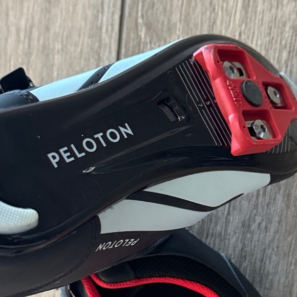 Peloton Like New Size 13 or 46 Black and Red Cycling Shoes - Picture 6 of 6